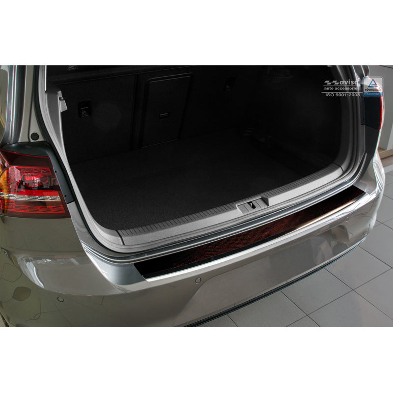 Avisa, Bagkofangerbeskytter, DeLuxe, Rustfritstål, passer til Volkswagen Golf VII HB 3/5-døre 2012-2019 Chrome/Red-Black Carbon