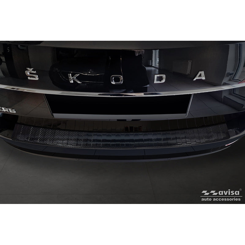 Avisa, Bagkofangerbeskytter, 3D ægte carbon, passer til Skoda Superb III Combi 2015-2019 & Facelift 2019-2024 incl. Scout 'Ribs'