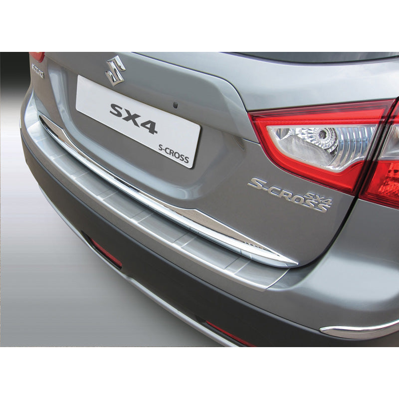 RGM, Bagkofangerbeskytter, ABS plastik, passer til Suzuki SX4 S-Cross 10/2013- 'Ribbed' 'Brushed Alu' Look