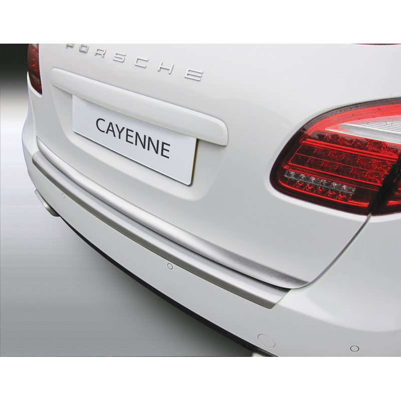 RGM, Bagkofangerbeskytter, ABS plastik, passer til Porsche Cayenne 2010-2014 'Ribbed' 'Brushed Alu' Look