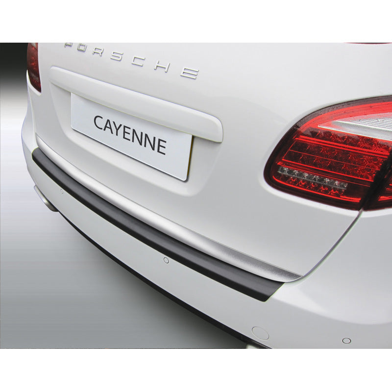 RGM, Bagkofangerbeskytter, ABS plastik, passer til Porsche Cayenne 2010-2014 'Ribbed' Black