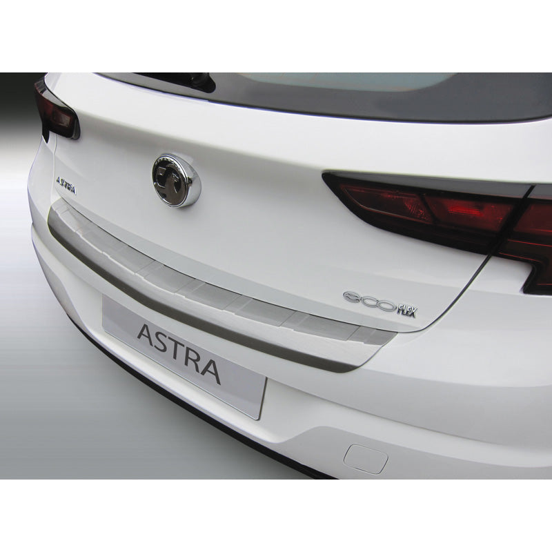 RGM, Bagkofangerbeskytter, ABS plastik, passer til Opel Astra K 5-doors 10/2015-09/2021 excl. Turbo 'Brushed Alu' Look 'Ribbed'