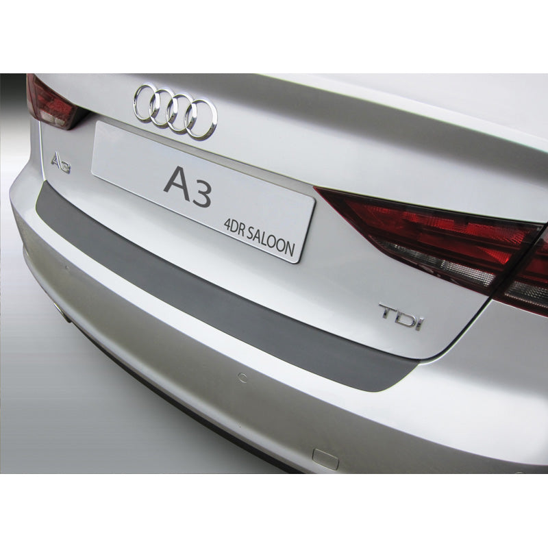 RGM, Bagkofangerbeskytter, ABS plastik, passer til Audi A3/S3 8V Sedan 8/2013-4/2016 Black